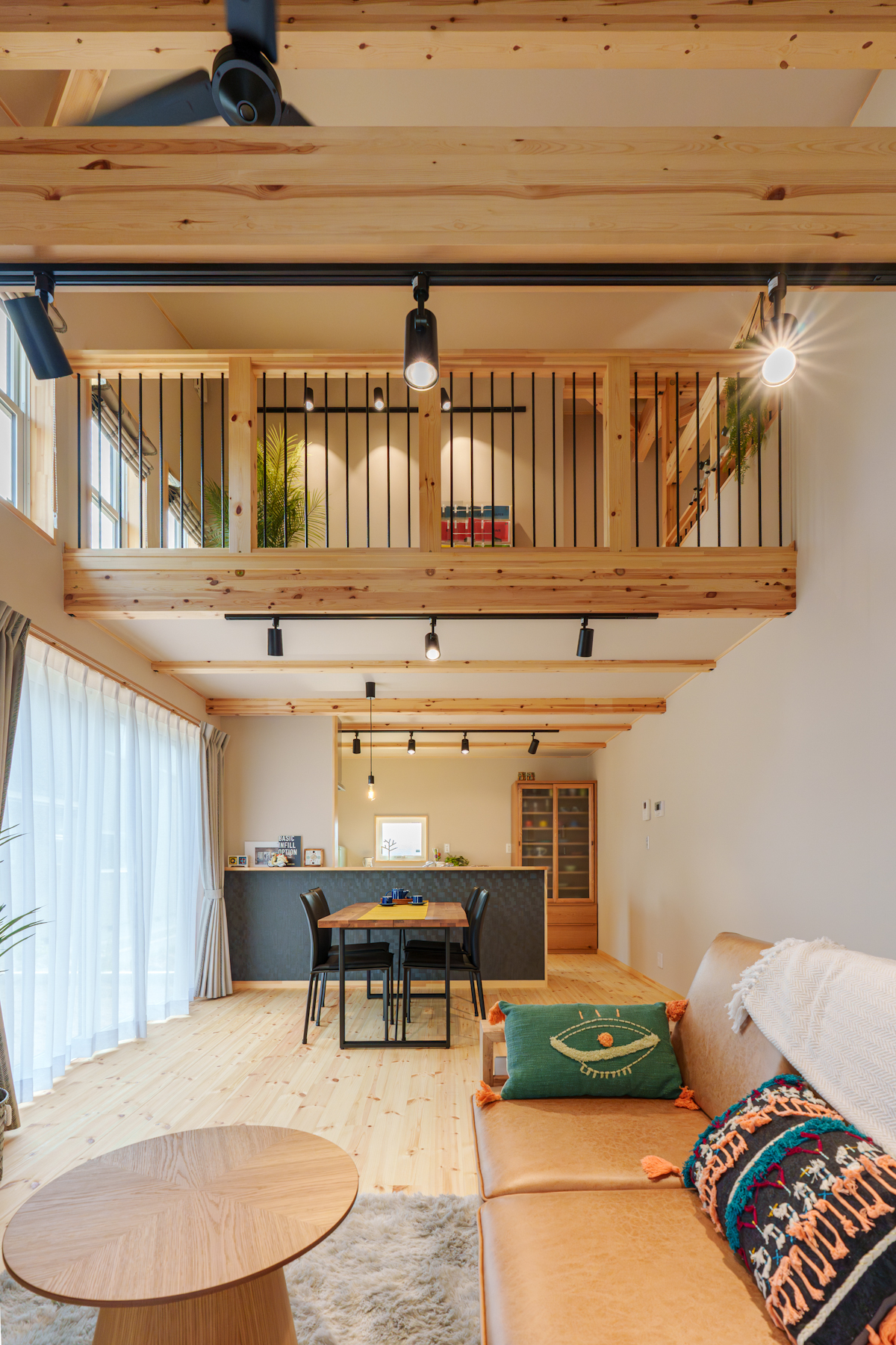 勾配天井で心安らぐリビング