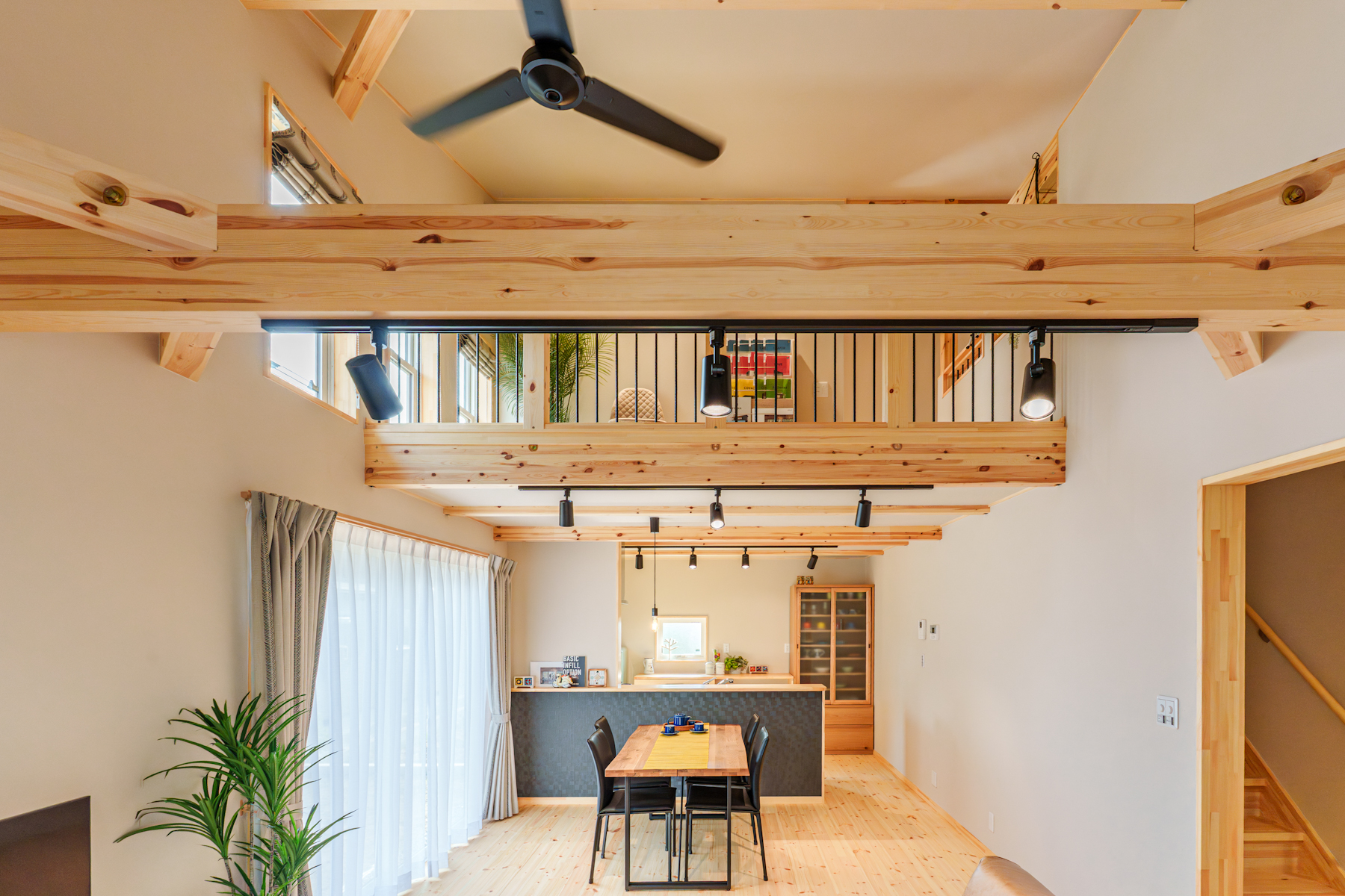 木の美しさを楽しむ梁表し