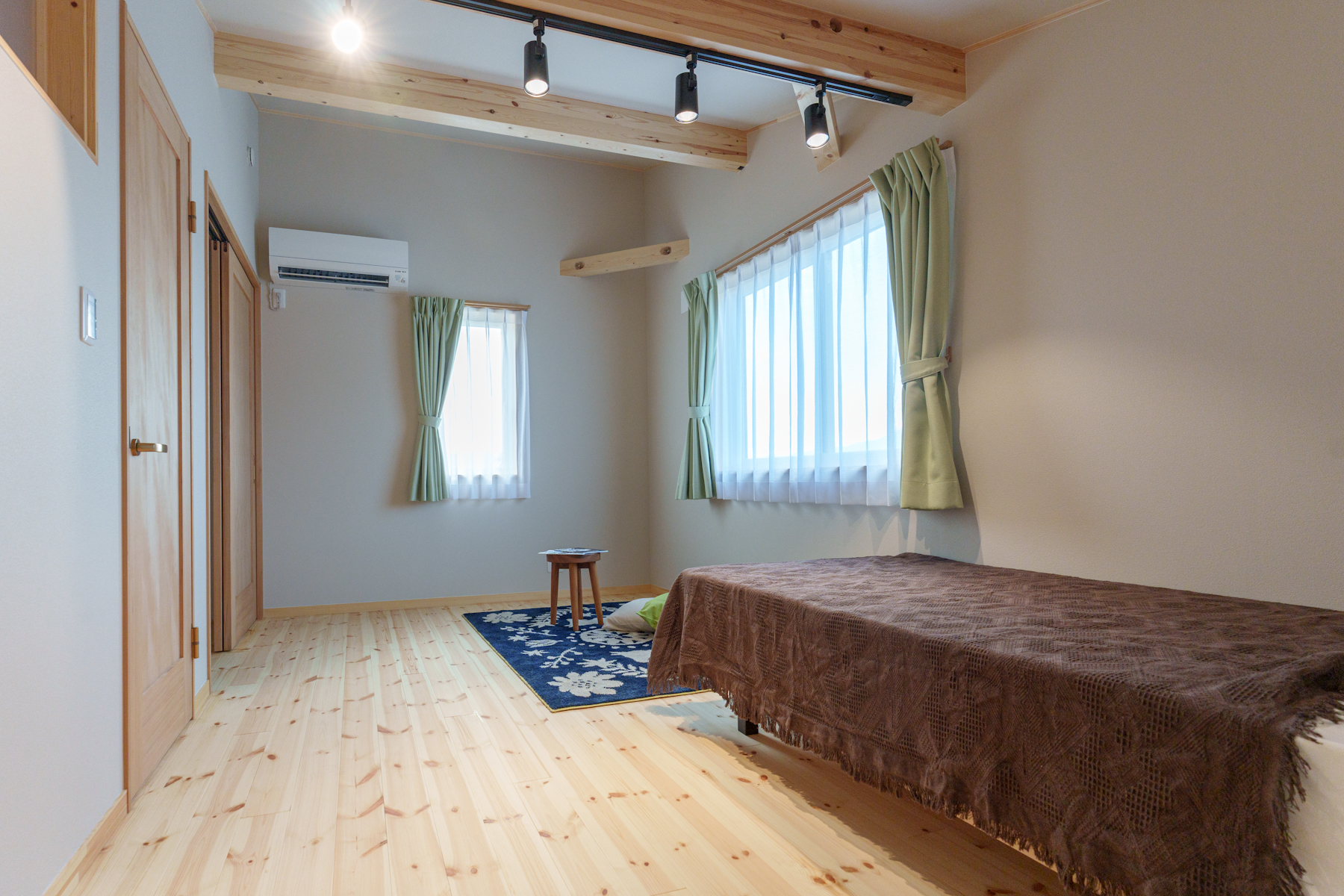 長く住むほど愛着が増す無垢材の床